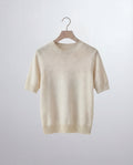 Ivoryfarbenes Cashmere Top aus 100 % Kaschmir mit kurzen Ärmeln