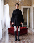 Schwarzes Damen Cape aus 100 % Kaschmir mit eleganter, weiter Silhouette